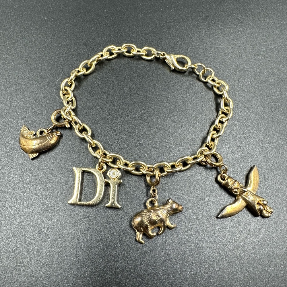 Diamond International DI Gold Tone Charm Bracelet Totem Bear Fish